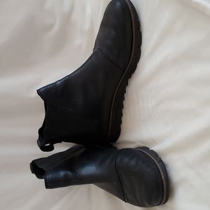 Sorel chelsea boots